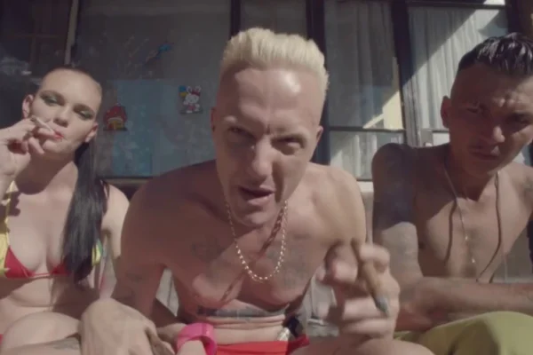 Die Antwoord – Baby&rsquo;s on fire (2012)