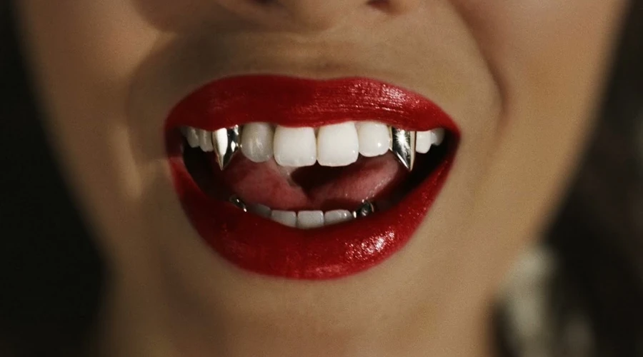 Mai Lan - Vampire (2017)