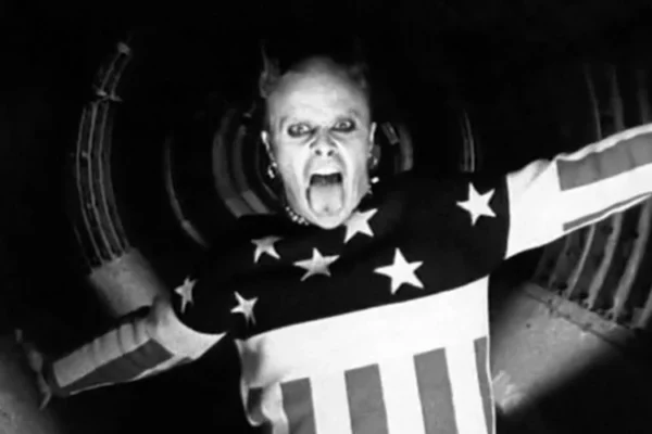 The Prodigy – Firestarter (1996)